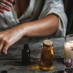 Preparación formativa de una mezcla de aromaterapia con aceites esenciales en entorno wellness